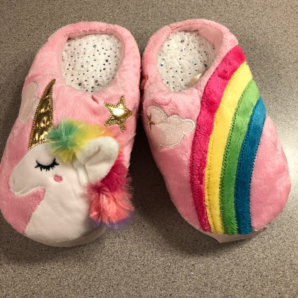❌SOLD❌ Girls Unicorn Slippers - size 13-1